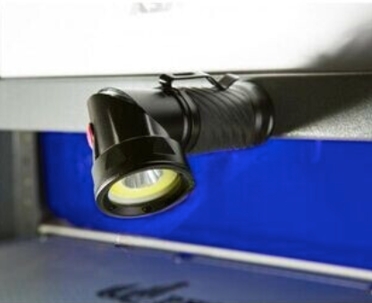 nebo cryket swivel head 250 lumen flashlight